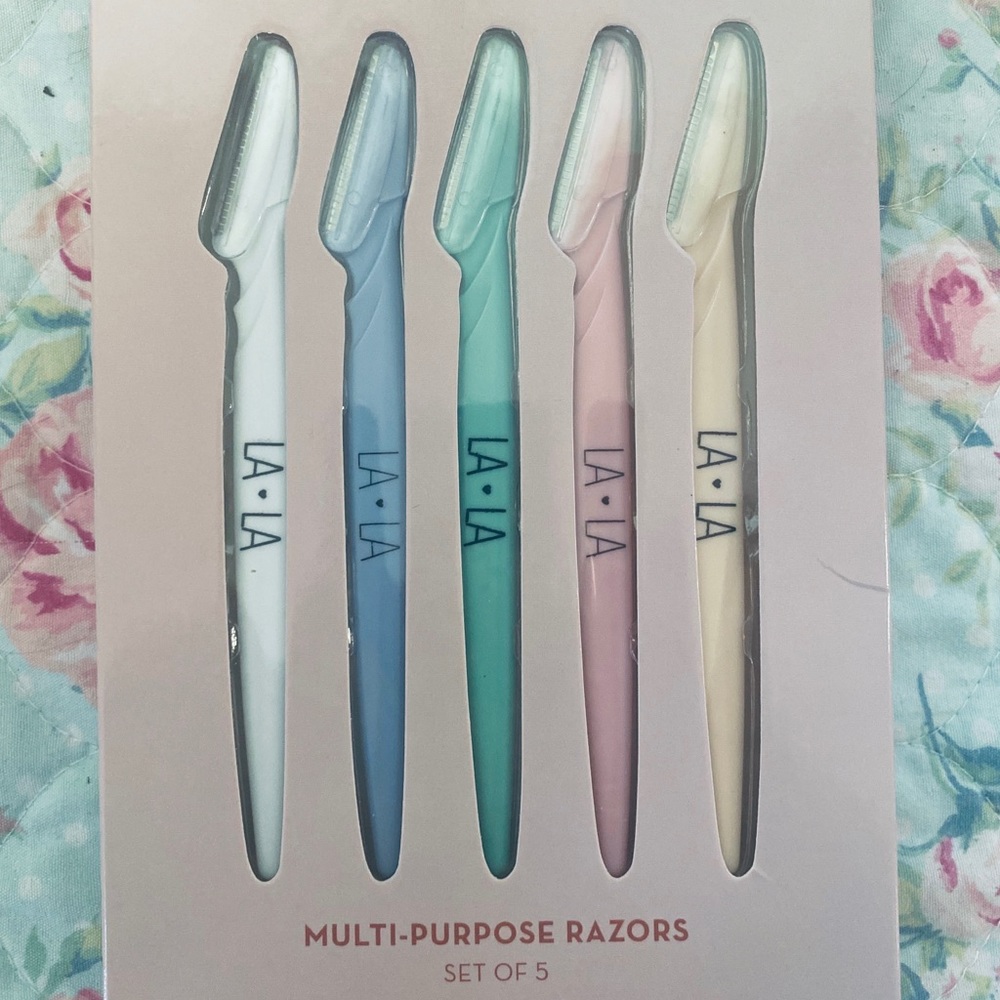 NWT facial razors set of 5